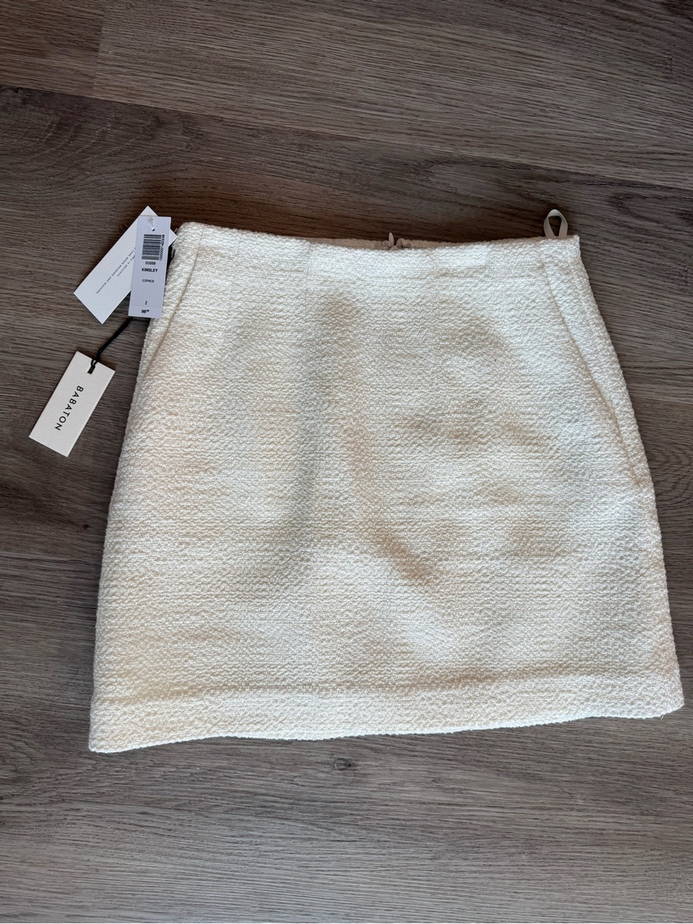 Aritizia - Babaton Ivory Colored Skirt Size 2 NWT
